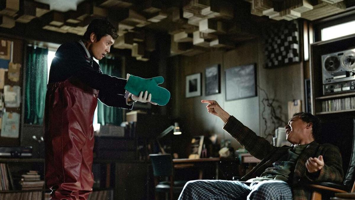 2025 11 22T11 39 05.141Z 103876 EOJJEOL SUGA EOPDA NO OTHER CHOICE Official Still 2 1024x683